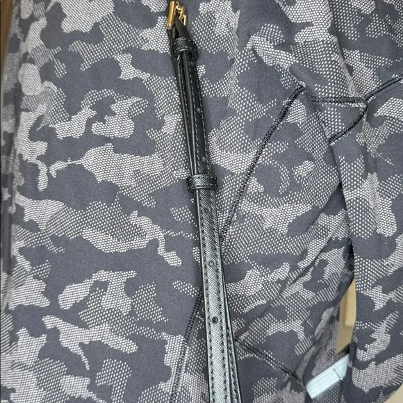 Michael Kors’s NWOT luxury leather black Crossbody bag w/gold hardware, - Picture 4 of 11